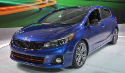 Kia Forte 2017 lộ diện những hình ảnh đầu tiên